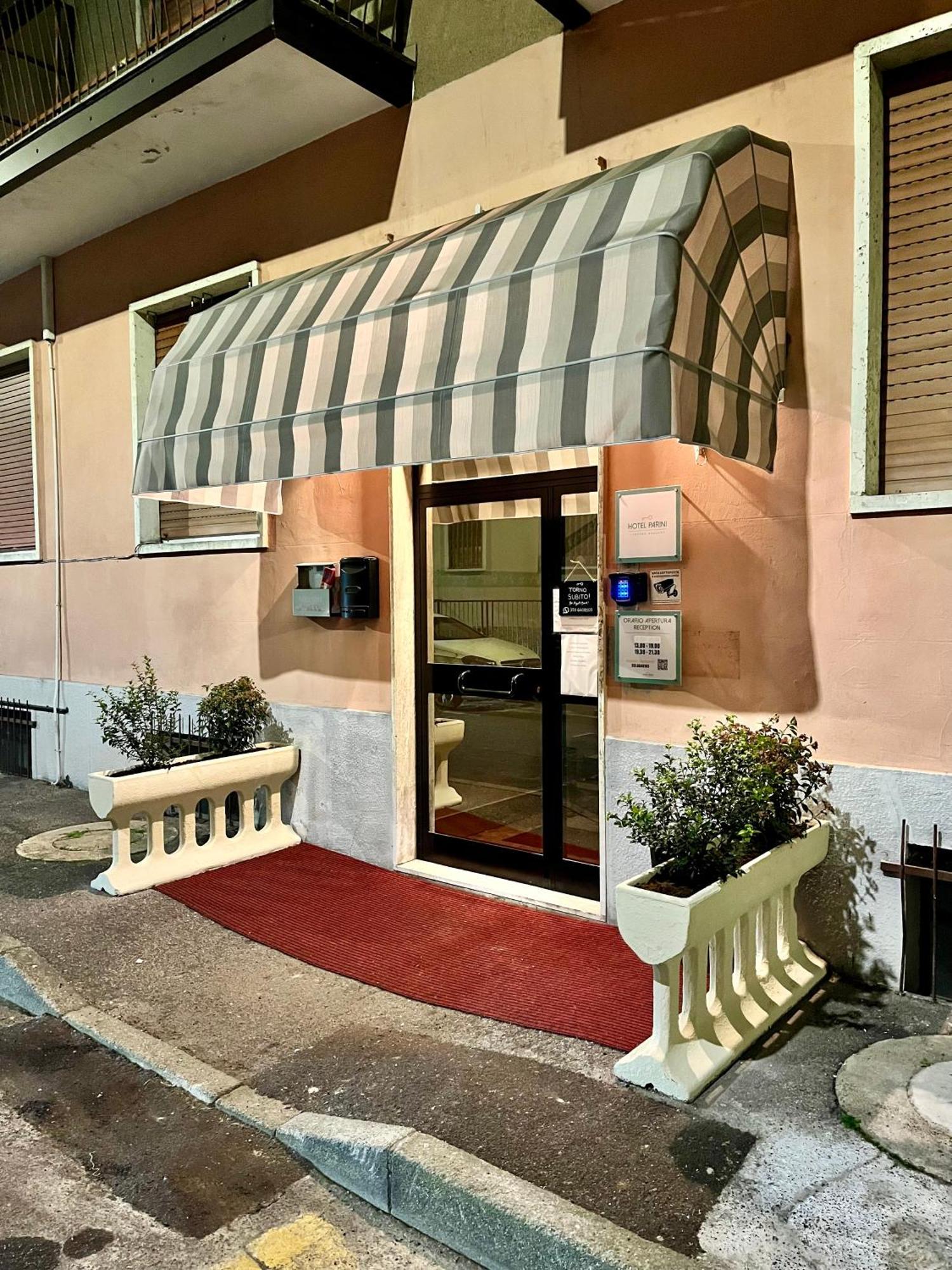 Hotel Parini Cesano Boscone Exterior foto